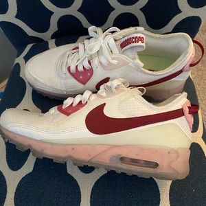 Nike Air Max Terrascape women’s sneakers size 10